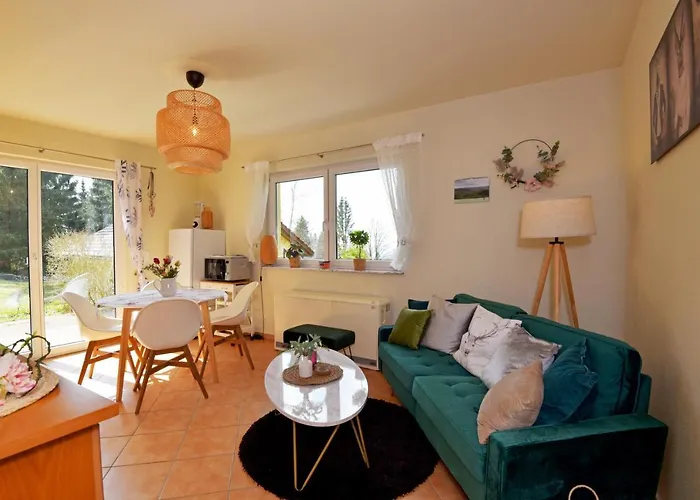 Am Waldesrand/ Haus Konrad Suhl